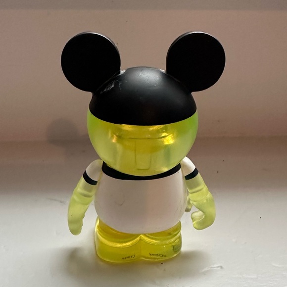 Funko Disney Vinylmation Theme Park Favourites, 3” figure with white Mickey tee - Picture 3 of 7